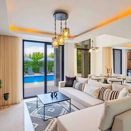 Arslan Evi Hotel *